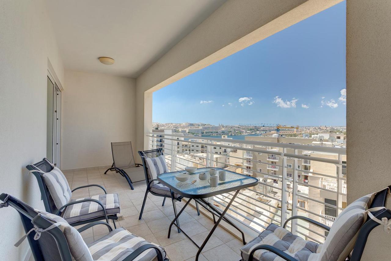Luxury Apartment Inc Pool & Views Слима Экстерьер фото
